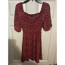 TRIX Clothing Co. Red Floral Smocked Dress, Sweetheart Neck, Puff Sleeve - M