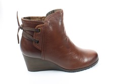 womens boots size 9 wide