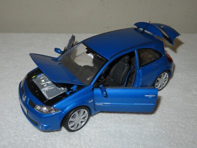 BBURAGO MEGANE RENAULT SPORT ROYAL BLUE 1:18 OPENING HOOD DOORS & REAR LIFT