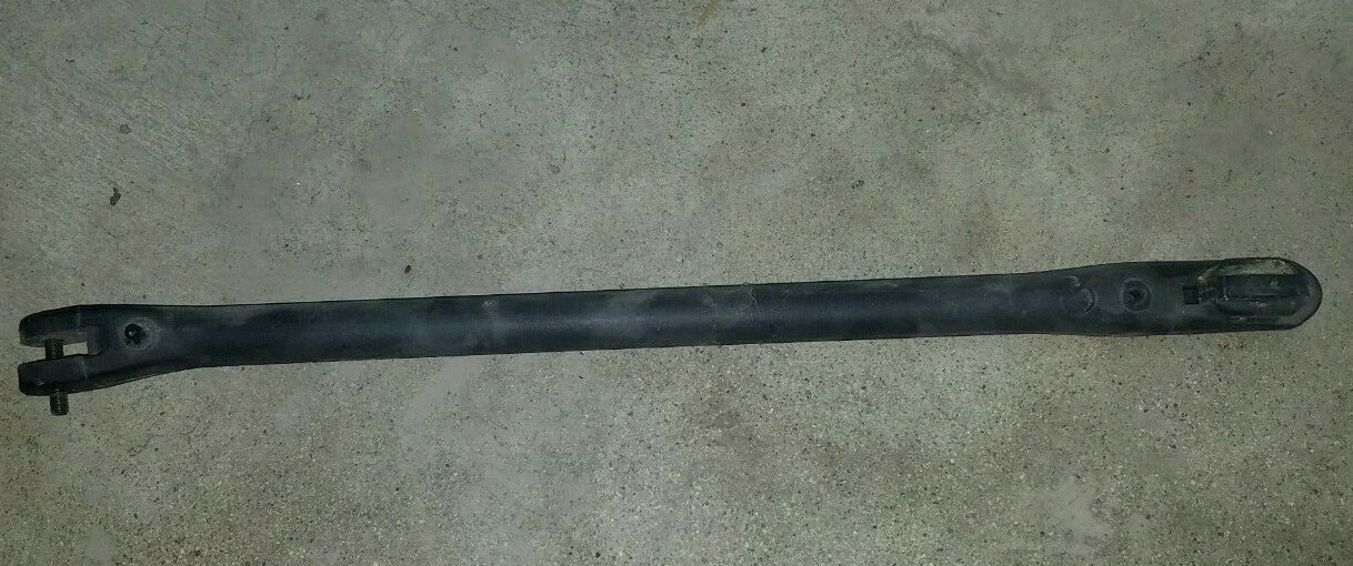 International 2509069C91 RH Upper Door Mirror Mounting Bracket Bar