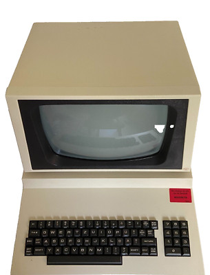 #SE3657# Vintage Commodore CBM 8032 Rechner PC Klassiker *JAPAN* 1980 DEFEKT
