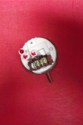 Waschmaschine INDESIT BWE91484XS UK Druckschalter