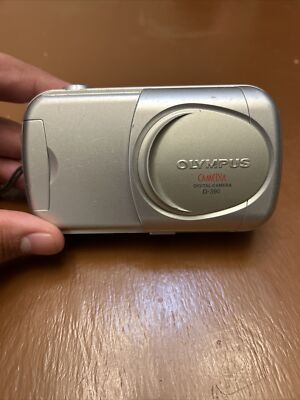 Silver OLYMPUS CAMEDIA D-390 2.0 MP LCD DIGITAL CAMERA Tested