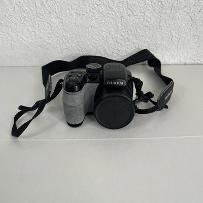 Fujifilm Finepix S1500 Digital Camera 10 Megapixel 12X Zoom Lens Cover Tested