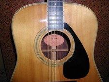 Yamaha FG-301B Acoustic Guitar Natural Sound Neck Logo 12th Fret 6th String 4mm