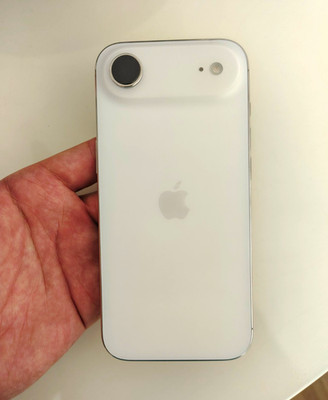 Apple iPhone 17 Air 256 GB Weiß iOS Smartphone Batteriezustand 100% 66 Zyklen