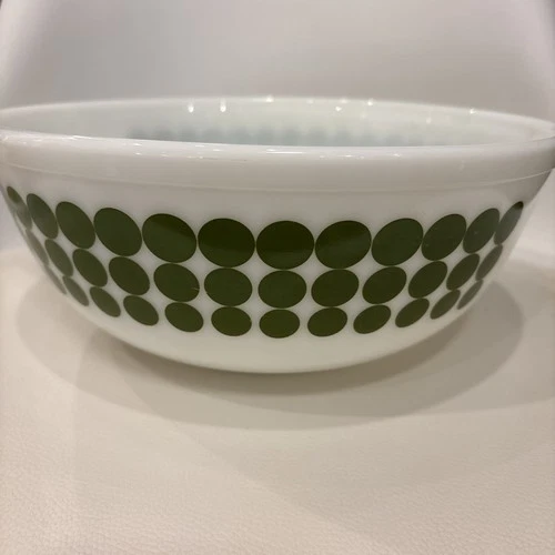 Vintage 10 1/2" PYREX Milk Glass GREEN POLKA DOT 4 Quart Round Mixing Bowl # 404
