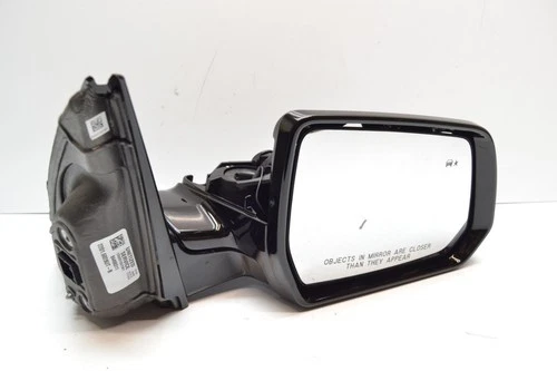 2018-2019 Chevy Traverse door mirror right side t/signal b/spot 84498311 New OEM