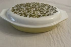 Vintage Pyrex Olive Split Divided Casserole Dish With Lid 1 1/2 Qt Yellow Green