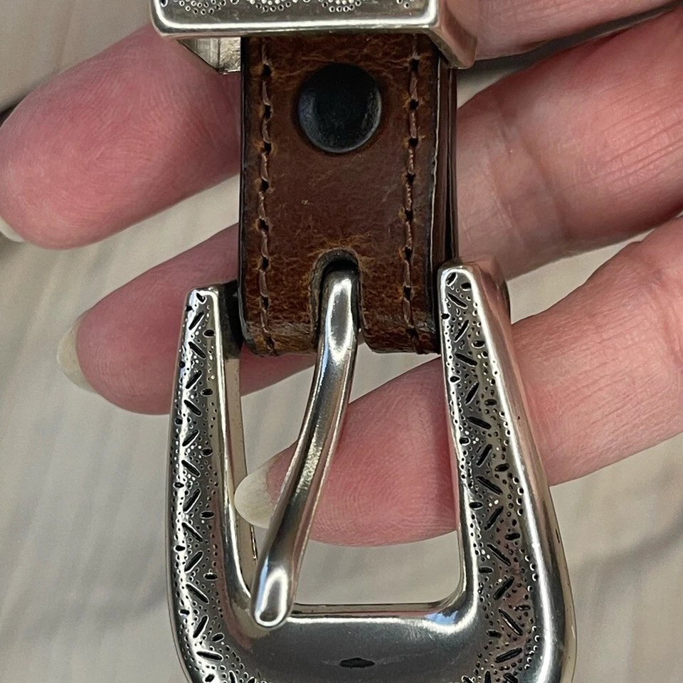 Cinturón de cuero marrón Nocona con caracolas plateadas y hebilla talla 38 Foto 2 de 4