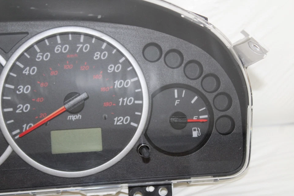 Cuadro de instrumentos velocímetro medidores de panel 03 04 Mazda Tribute 162.519 millas Foto 2 de 4