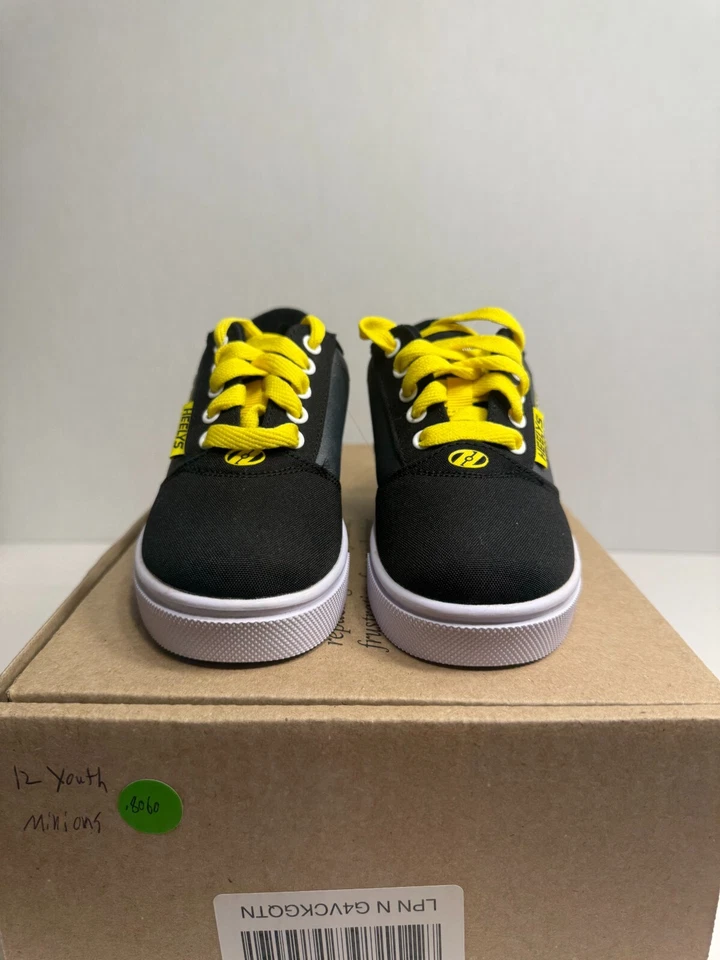 Zapatos Minions .8060 negros/amarillos EE. UU. 12 jóvenes Foto 2 de 4