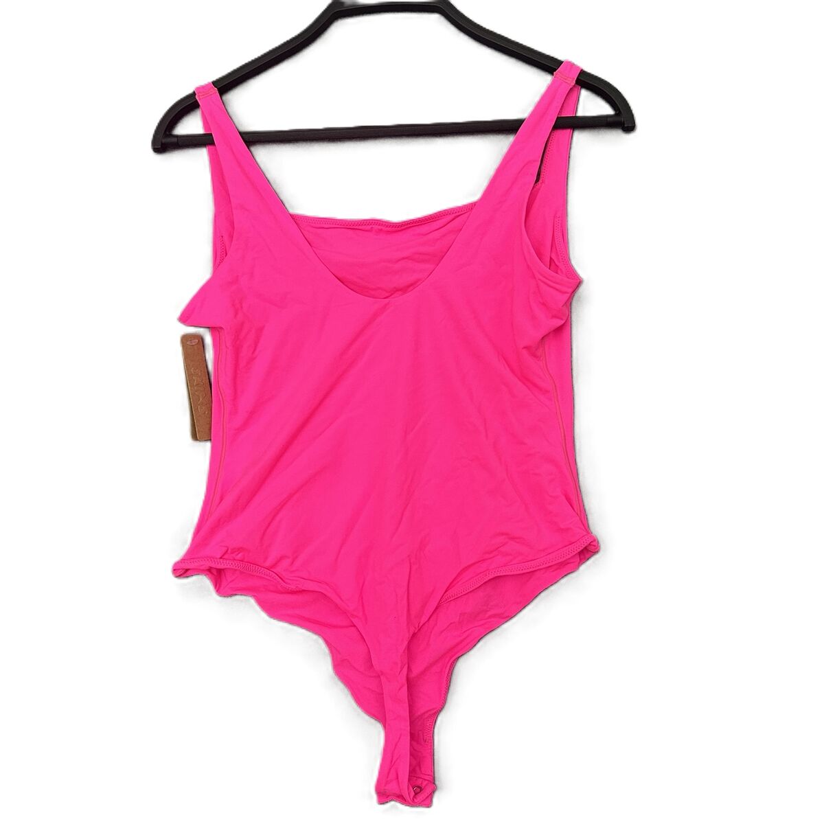 値下中 SKIMS ビキニ スイムウェア Sサイズ 新品 SKIMS Neon Pink Fits Everybody Sleeveless Square Neck Tank