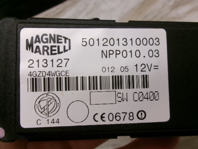 501201310003 03 to 13 Maserati Quattroporte Right Front Door Window Switch