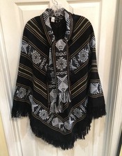 INCAS HANDMADE PONCHO WITH ATTACHED SCARF WITH TASSLES VINTAGE COLLECTABLE