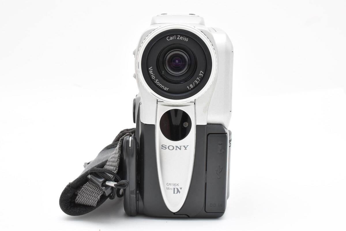 SONY miniDV HANDYCAM DCR-PC101 ③ Sony DCR-PC101 Mini DV digital camcorder at Crutchfield