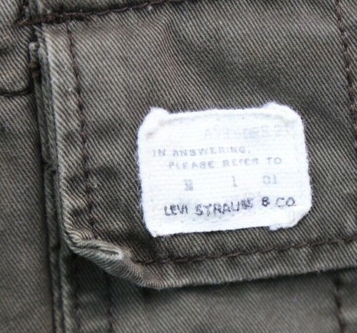 Vintage Men's 2008 Levi's Original Cargo Shorts Brown Size 29 - Picture 4 of 11