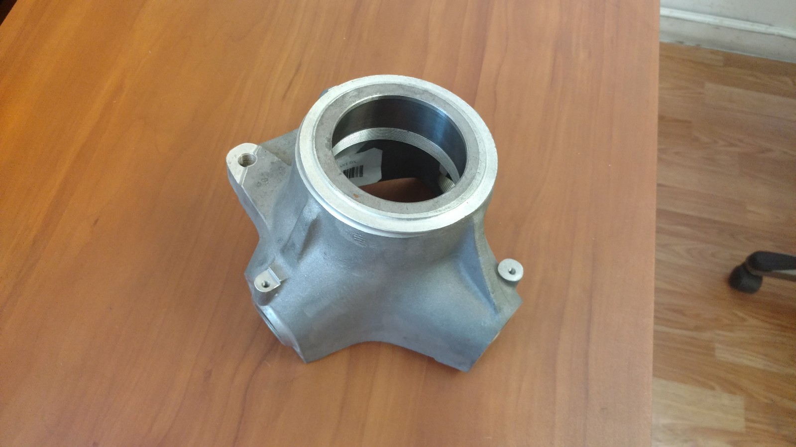LAMBORGHINI DIABLO VT, ROADSTER RIGHT SIDE FRONT WHEEL HUB HOLDER OEM 005133063