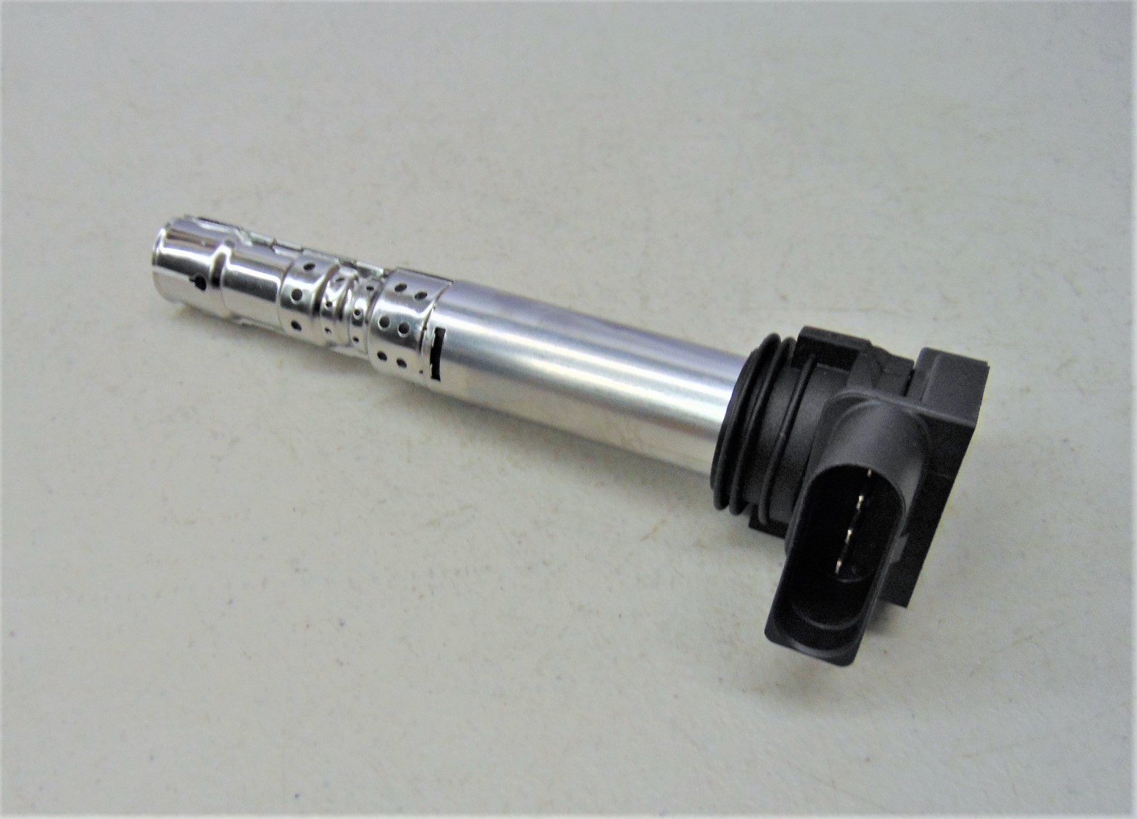BENTLEY GENUINE W-12 IGNITION COIL  OEM # 07C905715A