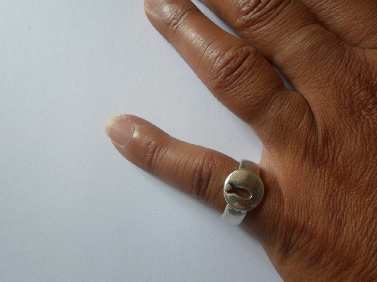 solid silver ring, openwork fish, size 52 - image 2