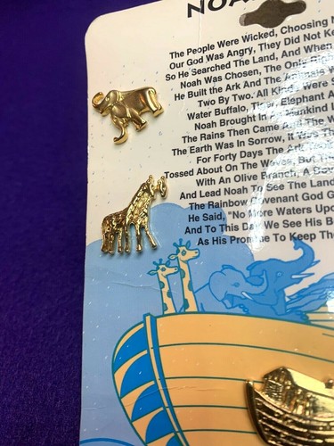 Complete Set of 5 Vintage Gold Tone Collector Pins Noah's Ark on card backing - Picture 9 of 9