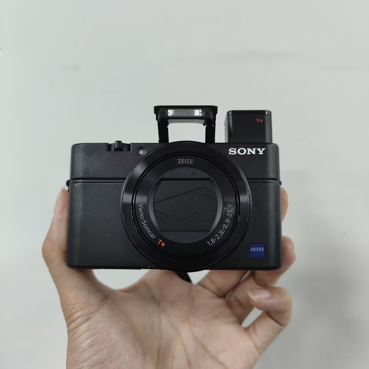 Sony DSC-RX100 III RX100M3 Flip Screen Digital Camera w/ 20.1 MP