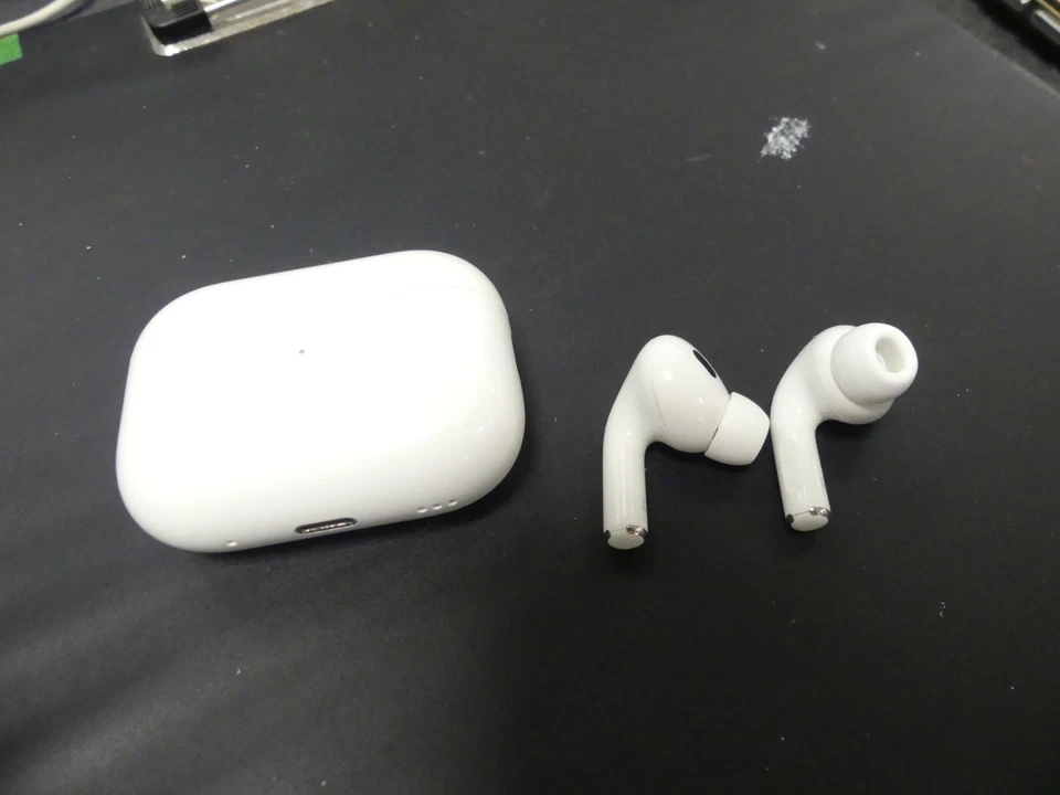 Apple AirPods Pro (2nd generation), photo 3 sur 5