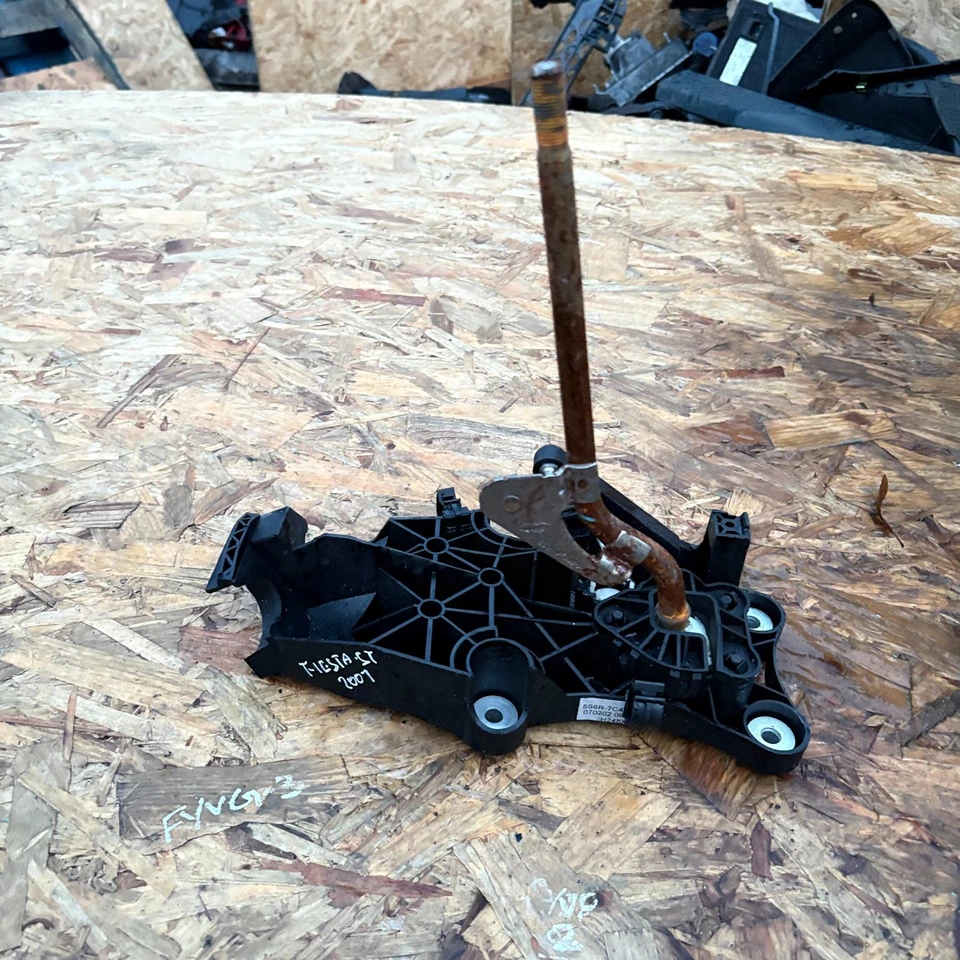 FORD FIESTA ST Gear Shifting Mechanism H248X 2007 - Image 3 of 4