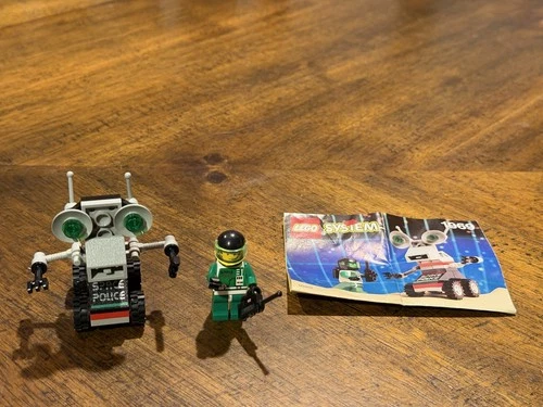 Lego Vintage Space Police II #1969-Mini Robot-100% w/minifig & manual (1993)