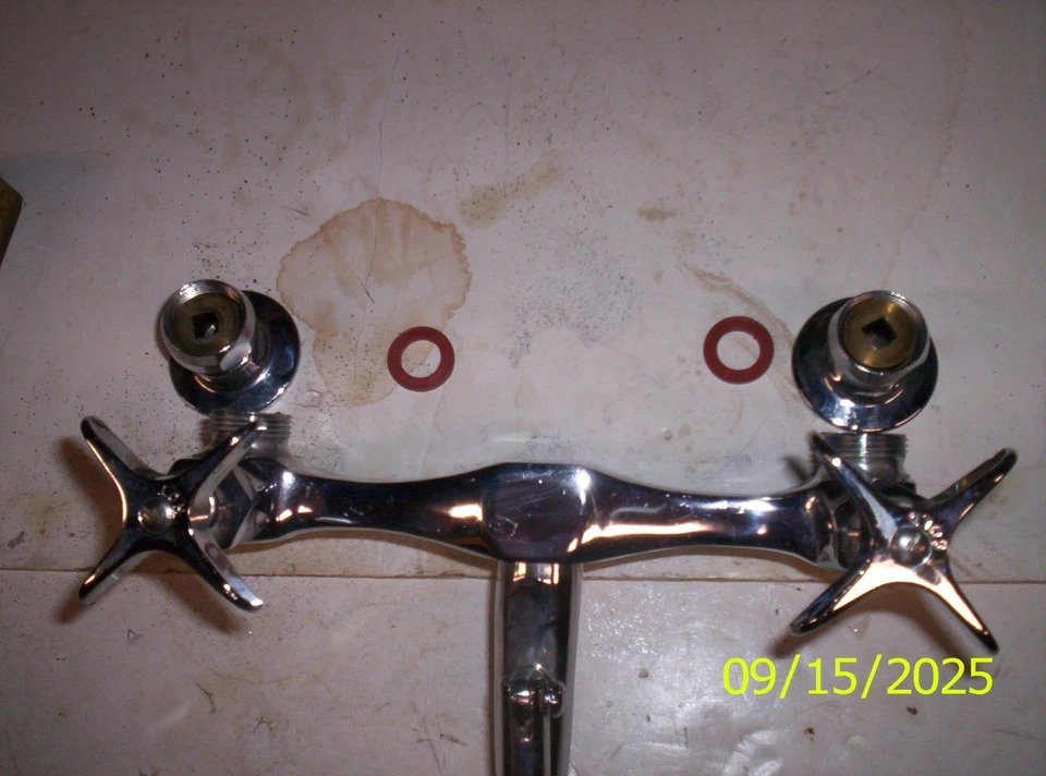 Grifo fregadero fregona ELJER 8" centro, CROMO. Probado para fugas! Ligeros arañazos. Estados Unidos. Foto 4 de 4