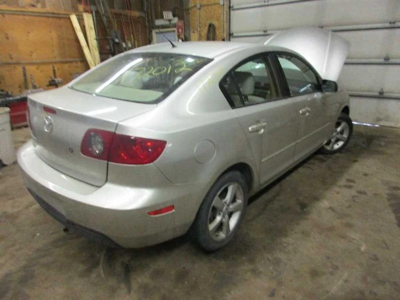 Mazda 2004 3 conductores puntal delantero izquierdo - a través de 02/04 VIN Foto 3 de 4