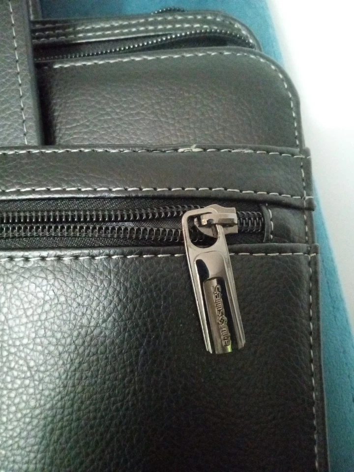 新秀丽黑色行政皮革公文包笔记本电脑支架12'X14'多口袋 — 第 4/4 张图片