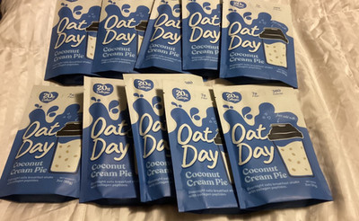 Oat Day Overnight Oatmeal, Coconut Cream Pie  Flavor, Box of 10 Packs, 3 oz. Eac