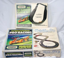 Vintage TYCO International PRO Racing Slot Car Set + 40* High bank Curve Set