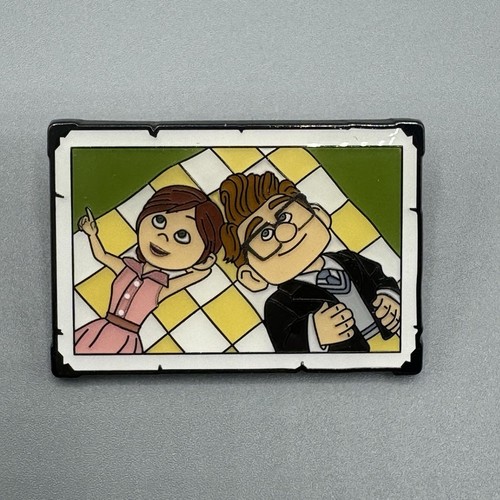 Loungefly Disney Pixar Up Portrait Pin Carl & Ellie Picknick Neu OVP geöffnet