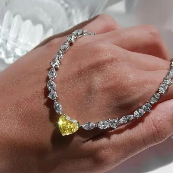 Collar de tenis enchapado en oro blanco de 14K con diamantes y zafiros de varios cortes creados de 25 quilates Foto 2 de 4