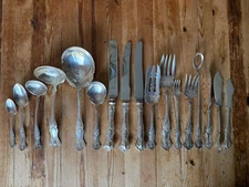 1847 Rogers VINTAGE Grape Silver Plate EXCELLENT condition - CHOICE - PER PIECE