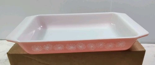 Vintage Pyrex Pink Daisy Rectangular 1-1/4 QT  Casserole Dish  No lid