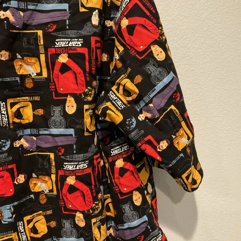 Star Trek  handmade V-Neck Scrub Top Size 3XL - Image 3 of 4