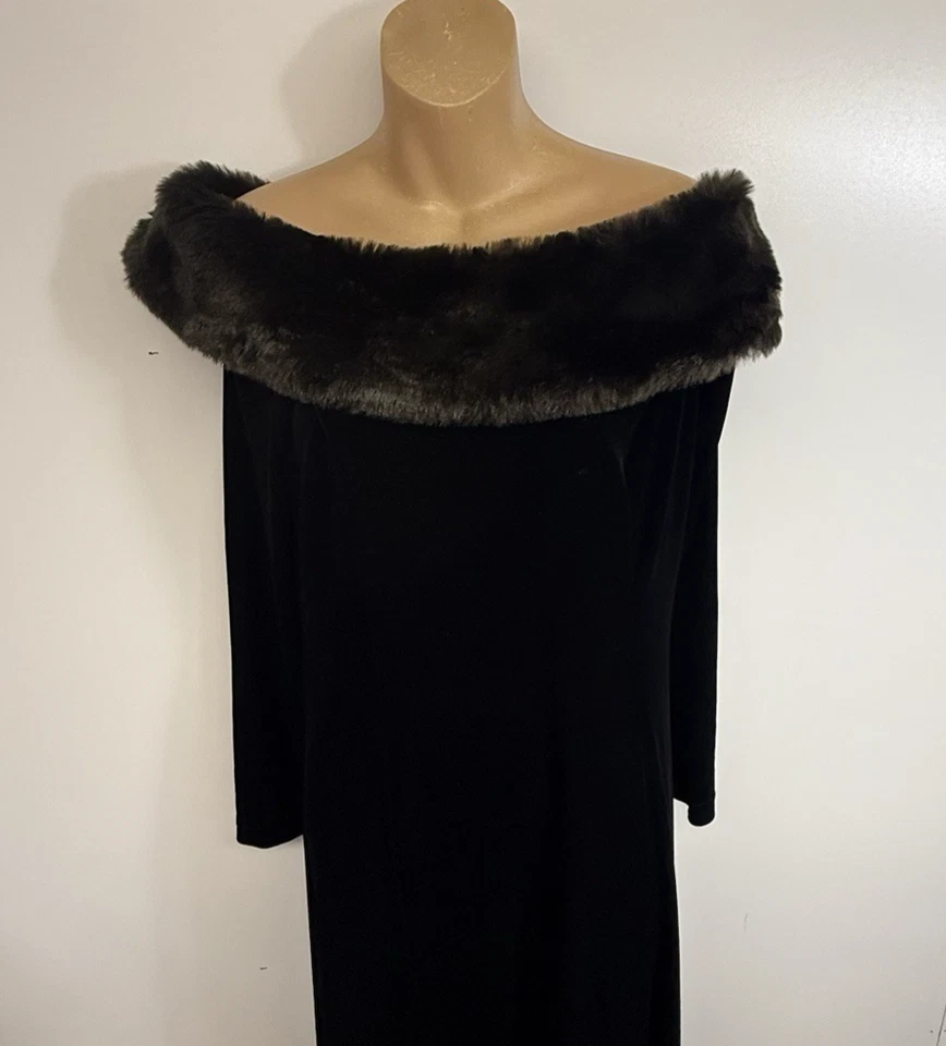 Cachet Black Velvet Dress Faux Fur Collar Off Shoulder Gown Holiday Size 10 - Image 2 of 4