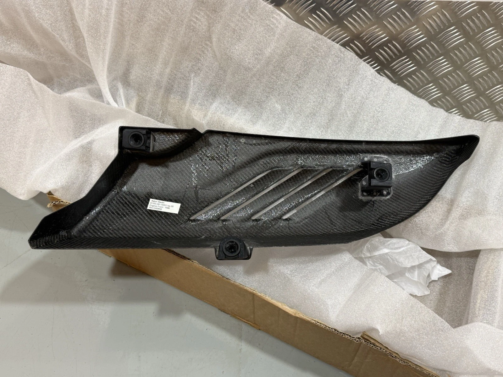 Aston Martin Vantage Engine Cover RH AM6 2019-2021 KY63-08-10002 - New Genuine 4