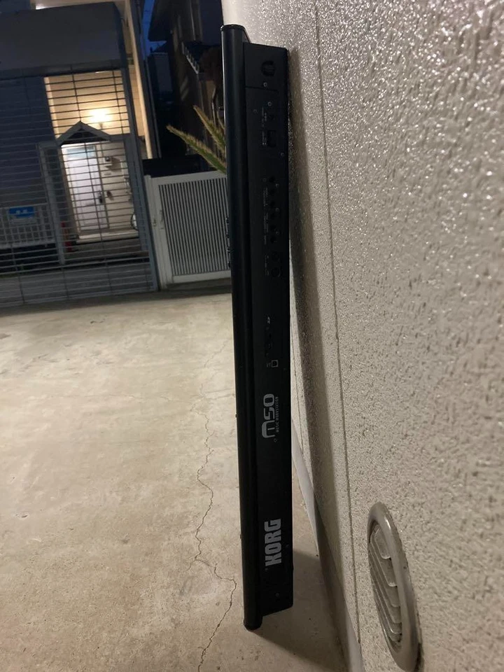 KORG M50 61 Key Synthesizer Workstation keyboard Music Instruments - Image 4 of 4