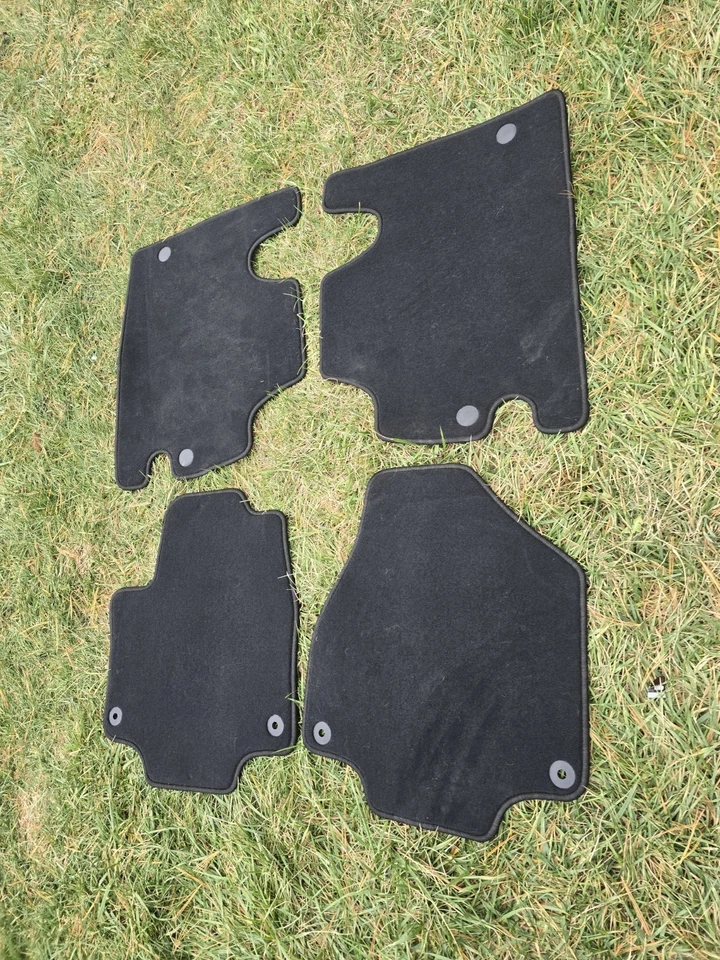 全新 原始设备制造商 2017 - 2024 克莱斯勒 Pacifica Voyager 地毯 地垫 地毯套装 黑色  — 第 4/4 张图片