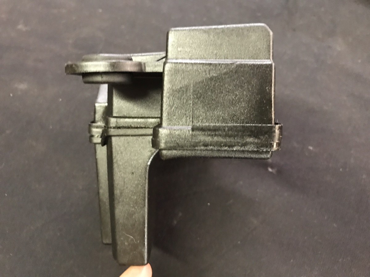 BMW E38 7 series 94-01 3.5 V8 M62 air intake box resonator 1432414 