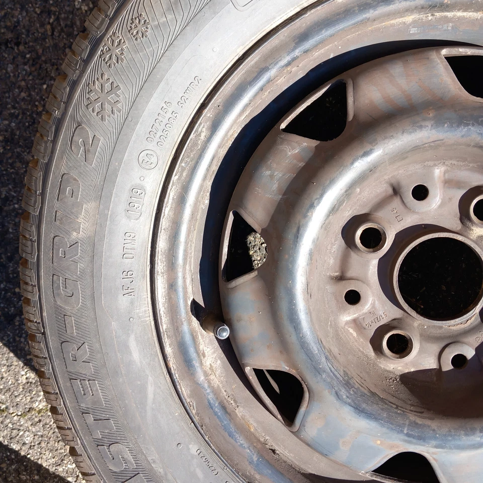 4x 185/70 R14 Semperit Winterreifen auf Stahlfelge für Audi C3, Typ 44, 4 Loch - Bild 2 von 4