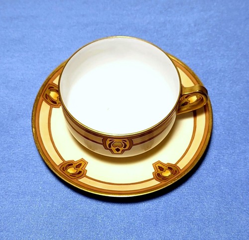 Vintage Haviland France Porcelain Cup & Saucer with Gold Trim - Picture 3 of 4