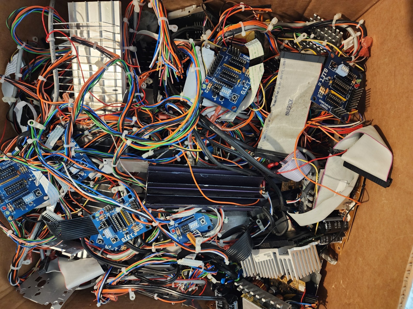 🔥High-yield scrap 10.50 POUNDS OF E-Scrap HARVESTED PRECIOUS METALS+WIRING HRNS