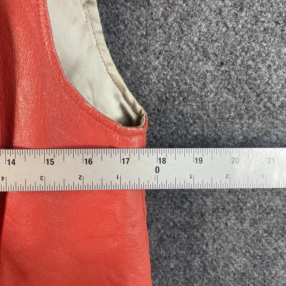 Chaleco para mujer Gean Edwards Milwaukee de cuero rosa Foto 2 de 4