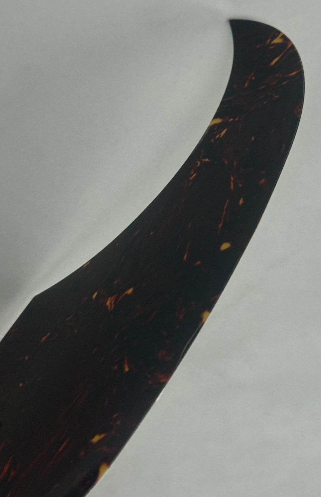 Battipenna autoadesivo per chitarra acustica stile Martin D-28 tartaruga marrone foto 3