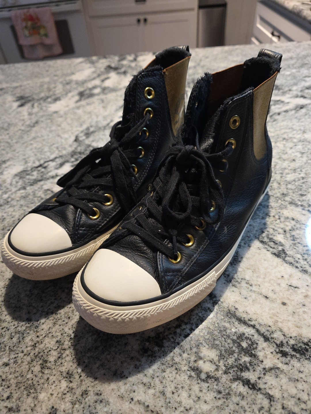 Converse Shoes Womens Size 8.5 Chuck Taylor All Star Chelsea Black Leather Converse Shoes Womens Size 8.5 Chuck Taylor All Star Chelsea Black Leather